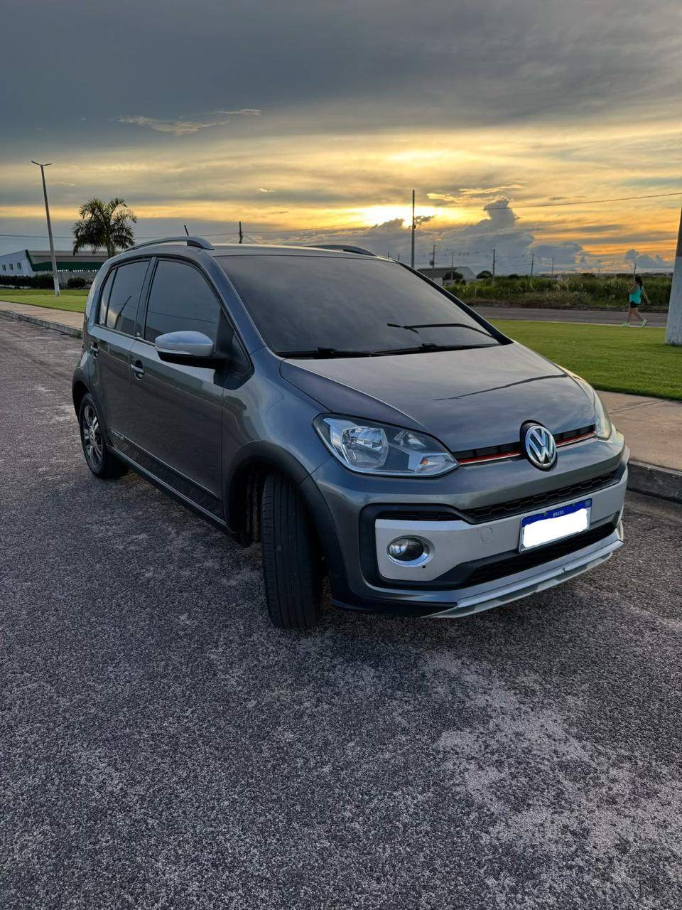 VW - VolksWagen up! cross 1.0 TSI Total Flex 12V 5p