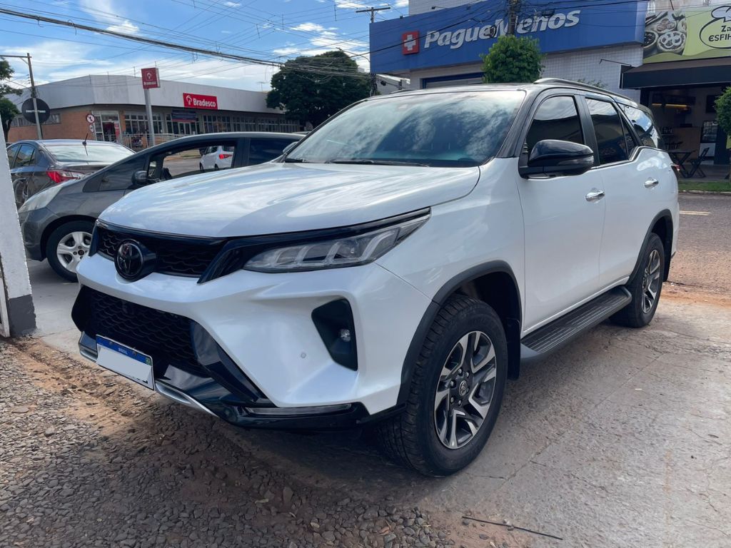 Toyota Hilux SW4 Diamond 2.8 TB 4x4 Die. Aut.